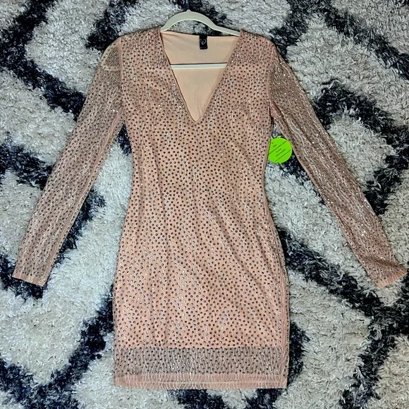 Windsor Windsor Sequin V-Neck Long Sleeve Dress - Tan Euc | Sz: M | Color: Tan